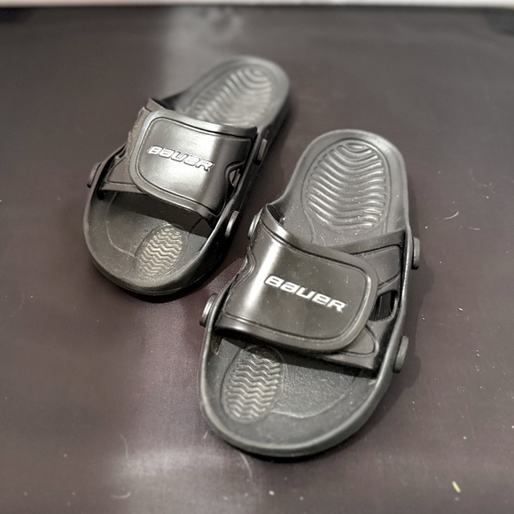 Bauer Shower Slides/Hockey Sandals Size 6 - Picture 1 of 4